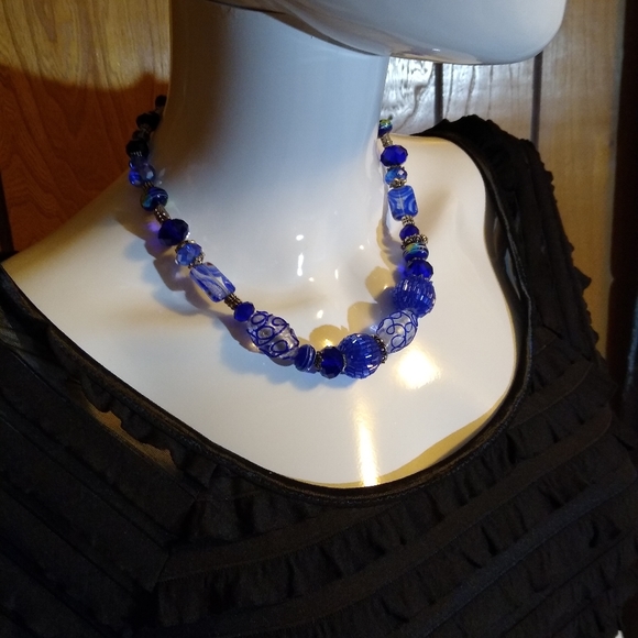 Cobalt Blue Bead Beauty of a Necklace - Picture 2 of 8